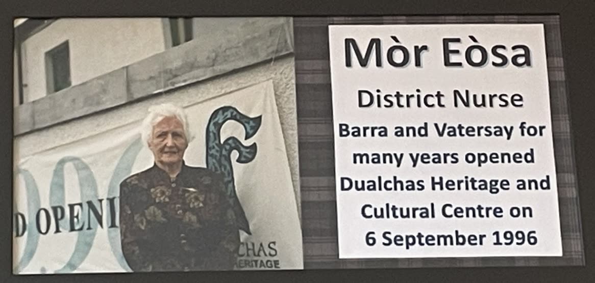 Mòr Eòsa, District Nurse Barra and Vatersay for many years, opened Dualchas Heritage and Cultural Centre on 6 September 1996